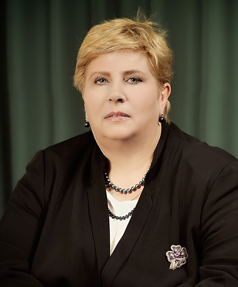 Dean Barbara Karlikowska